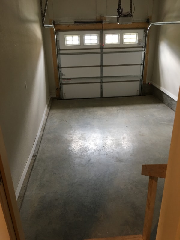 Building Photo - 15828 Valley View Dr