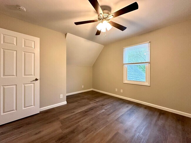 Building Photo - Stunning Single-Family Home with Plenty of...
