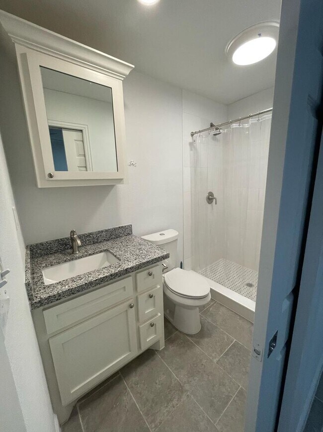 Building Photo - 7410 Ilex St