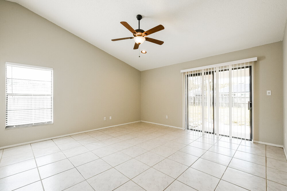 Building Photo - 1000 Dinero Dr
