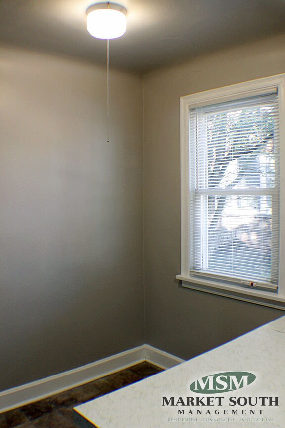 Building Photo - *APPLICATION PENDING!!*  ***ENCHANTING ARDSLEY PARK*****