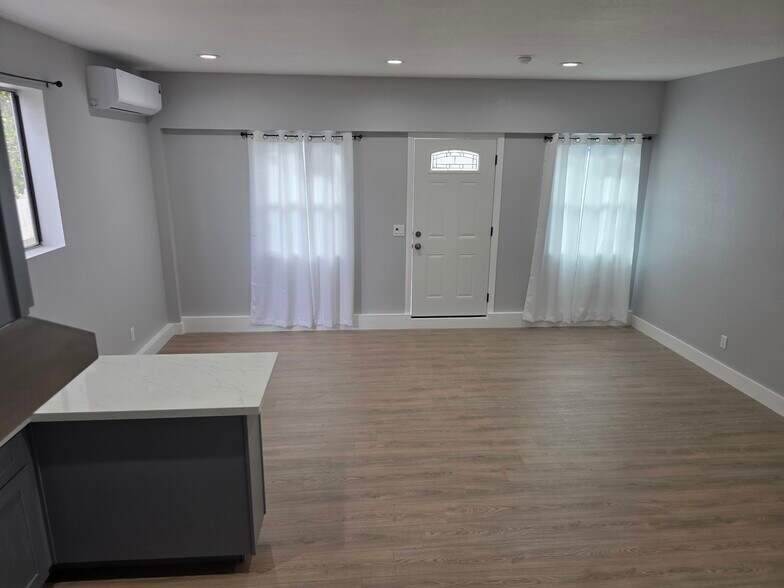 Building Photo - 1129 W 23rd St