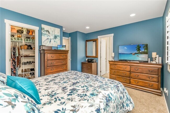 Building Photo - Beautiful Snoqualmie home available for mo...