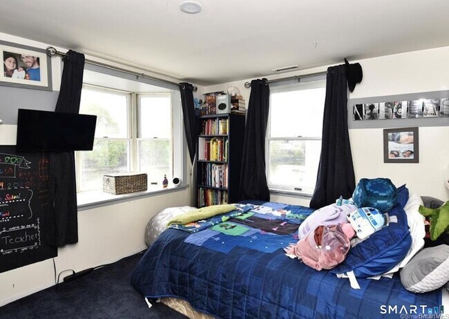 Building Photo - 285 East Ave