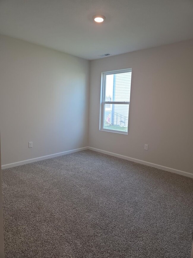 Building Photo - Brand new 4 bed 2 bath house with everything!