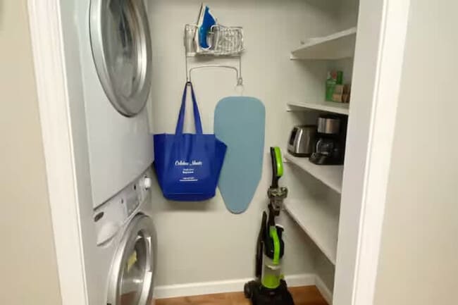 Building Photo - 220 Mitchell St