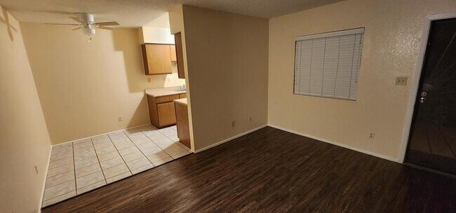 Building Photo - 2843 E 17th St