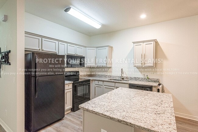 Building Photo - 766 W Breeze Cove