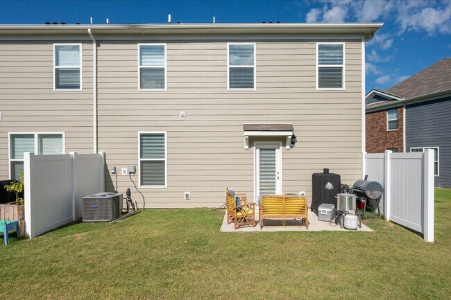 Building Photo - 447 Augustine Dr