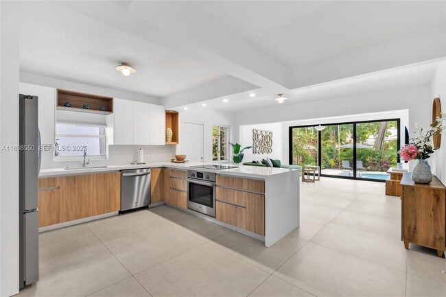 Building Photo - 141 SW 23rd Rd