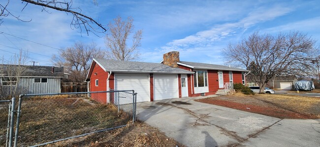 Building Photo - 1318 Garfield St