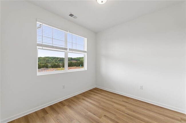 Building Photo - 25 Grove Loop