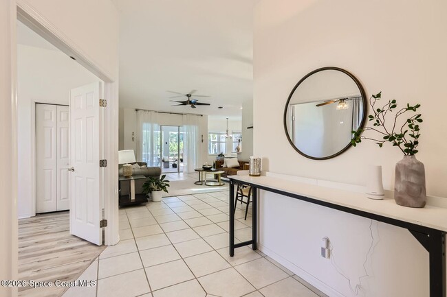 Building Photo - 796 Suntree Woods Dr