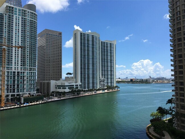 Primary Photo - 465 Brickell Ave