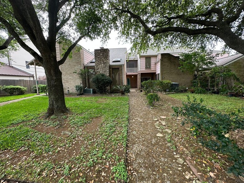Building Photo - 17132 Beaver Springs Dr