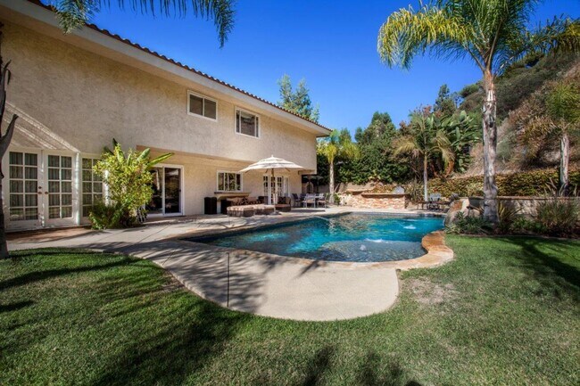 Building Photo - ABSOLUTELY STUNNING ENTERTAINER HOME (4 be...