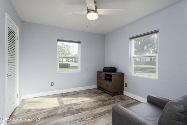 Building Photo - 33 W Melbourne Ave