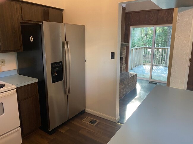 Building Photo - 3008 W University Ave