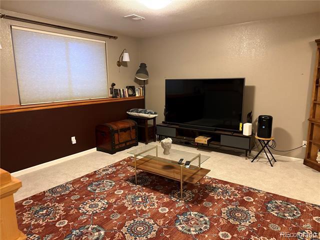 Building Photo - 445 Larkspur Dr