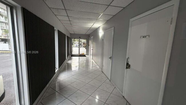 Building Photo - 16740 NE 9th Ave