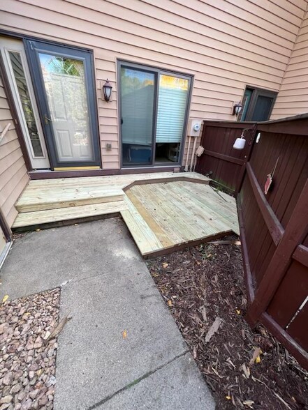 Building Photo - 4797 Spring Cir