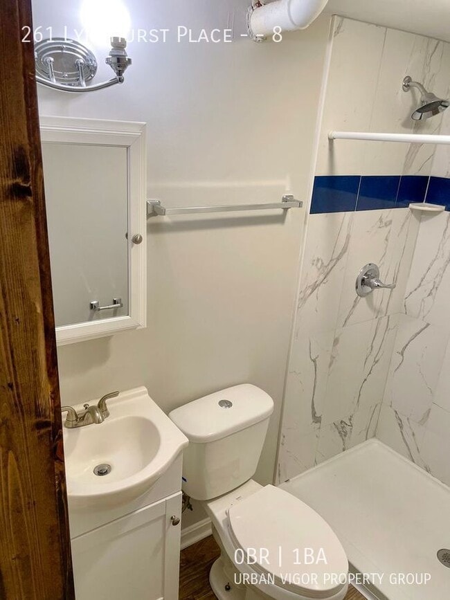 Building Photo - 261 Lyndhurst Pl