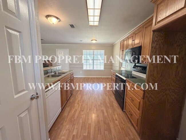 Building Photo - 1219 S Mulberry St