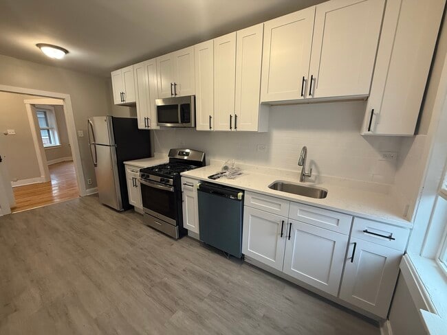 Building Photo - 106 Lincoln Ave