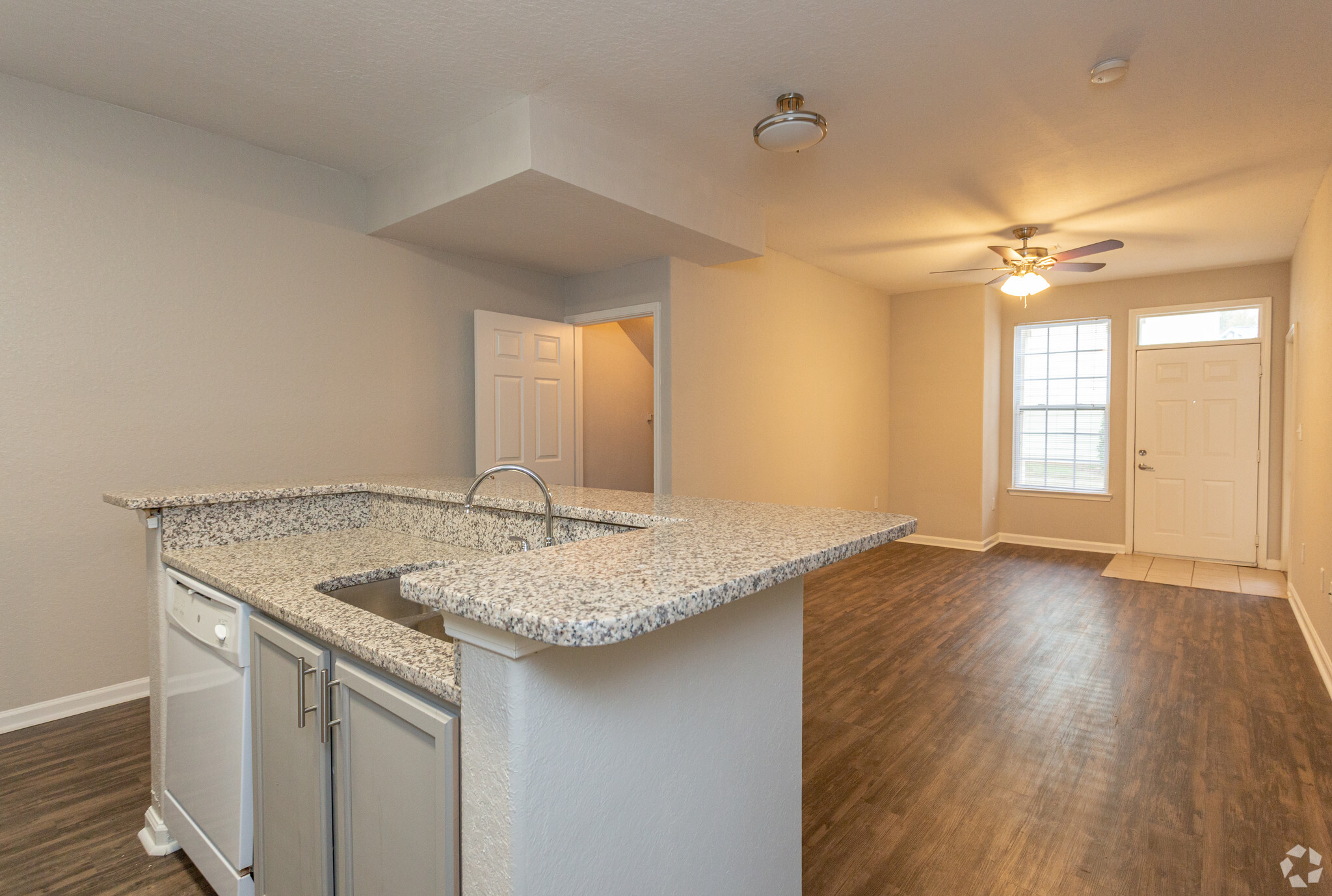 1BR, 1BA - 835 SF - Somerset at Trussville