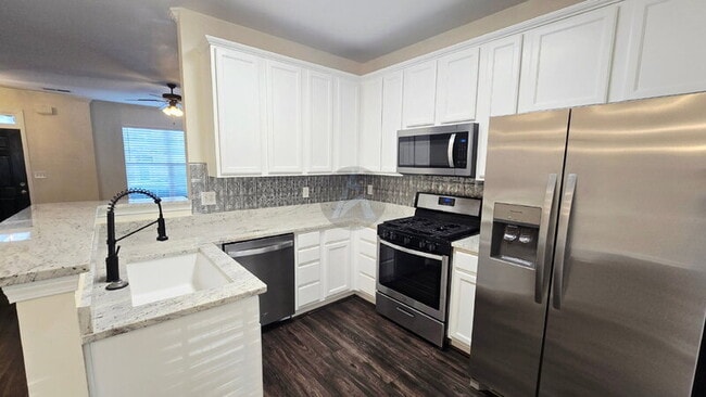 Building Photo - 4704 Liberty Square Dr