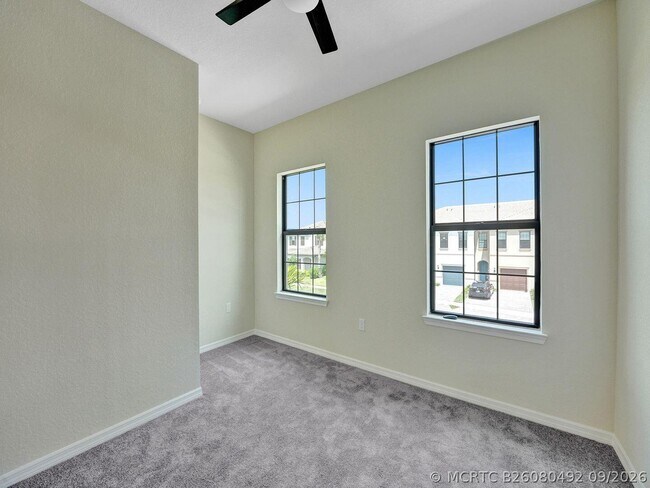 Building Photo - 4825 Chantilly Rd