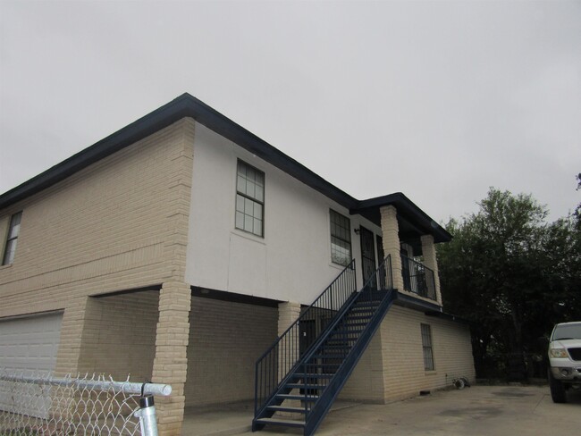 Building Photo - 1420 Juarez Ave