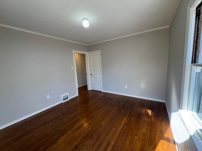 Building Photo - 1128 Clark Way