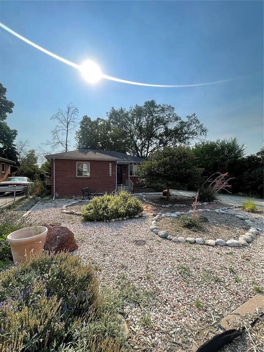 Building Photo - 1210 Vance St