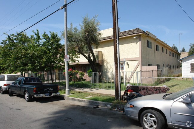 Building Photo - 8923 Orion Ave
