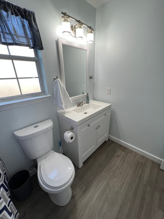 2nd bath - 115 Nautilus St