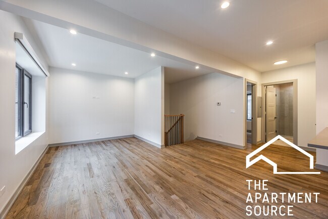 Building Photo - 1333 W Estes Ave