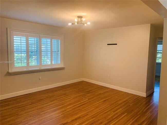 Building Photo - 5605 SW 80th St