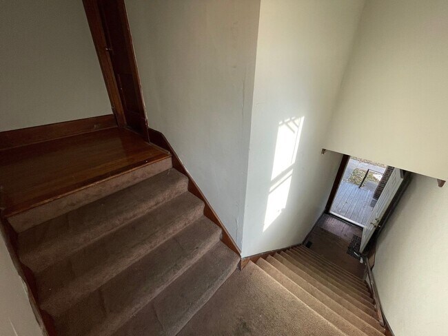 Building Photo - 1501 S Spring St