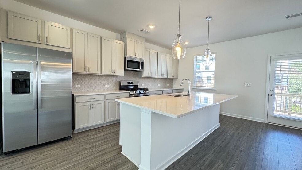 Building Photo - 9 Peeples Dr