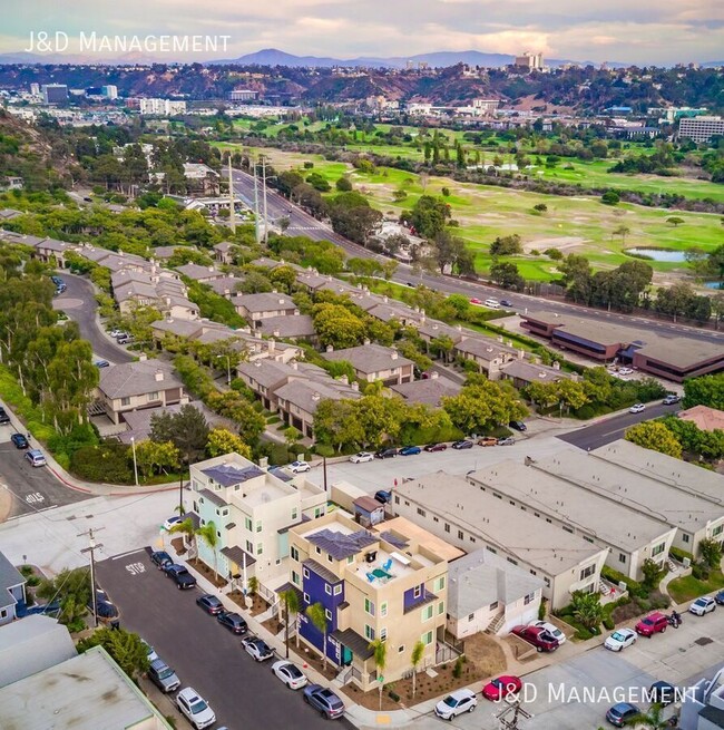 Building Photo - Gorgeous Townhome w/ Rooftop Decks and Oce...