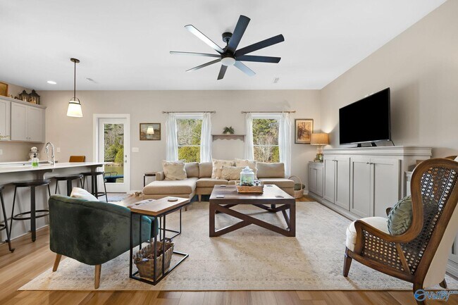 Building Photo - 44 Oak Ridge Pl