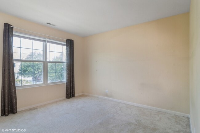 Building Photo - 2906 Stonewater Dr