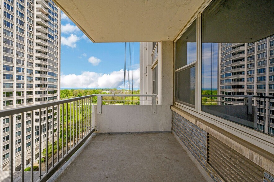 Building Photo - 4250 N Marine Dr