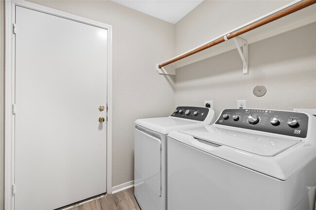 Building Photo - 14423 Idylwild Wood Way