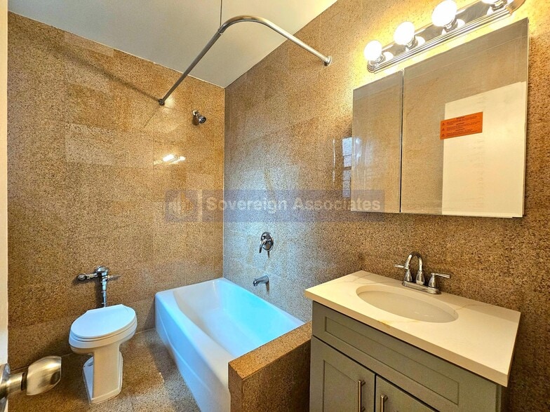 Building Photo - 700 Fort Washington Ave