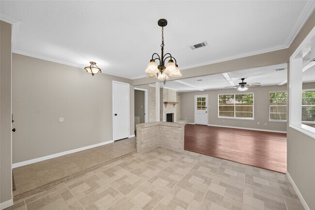 Building Photo - 16306 Forest Bend Ave