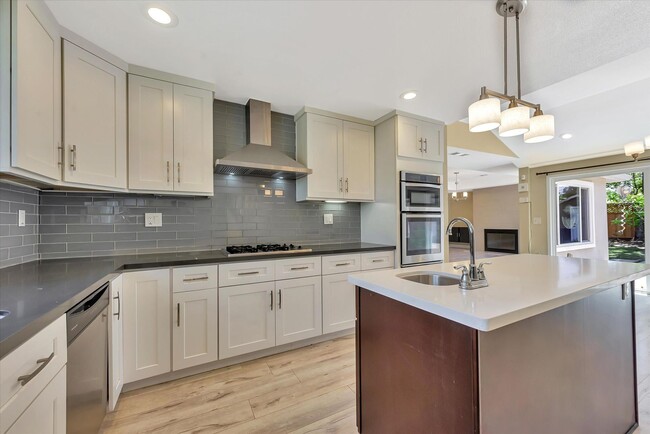 Building Photo - Wow! What a Great Home! SHORT TERM LEASE T...