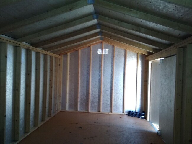 Building Photo - Virginia Village Home New Paint, Carpet, Blinds Backs up to Cherry Creek Trail