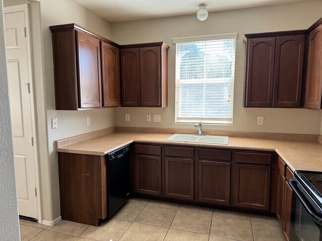 Building Photo - Beautiful Home for Rent in Tolleson!